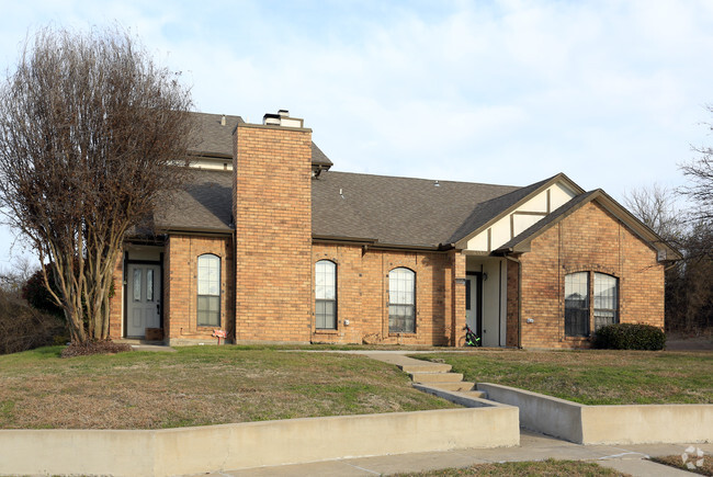 Lakeview Townhomes - Lakeview Townhomes