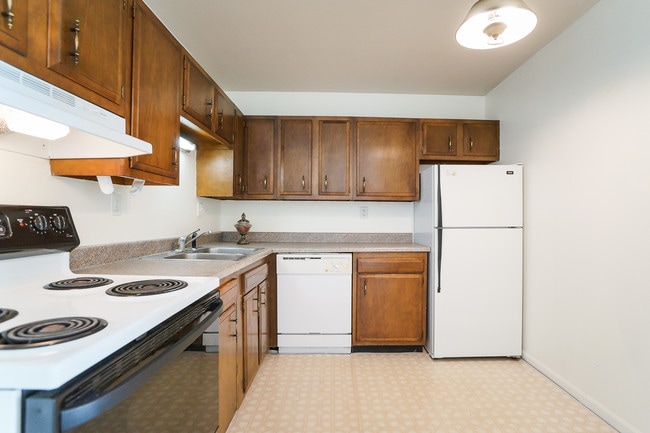 kitchen - Morning Side Manor Apartments