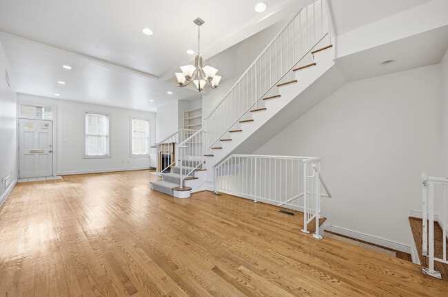 Franklin West Apartments, Leasing Office
