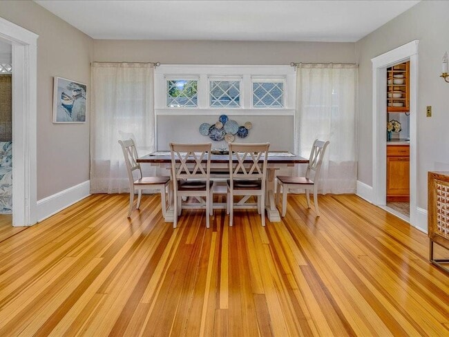 Photo - 1102 Buttonwoods Ave