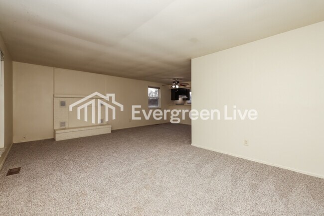 Photo - 8811 Foxgate Ct