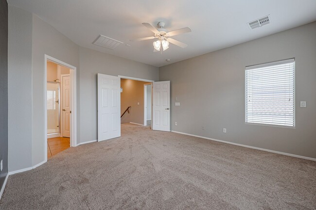 Building Photo - 4 bed, 3.5 bath house in Stetson Valley, Phoenix