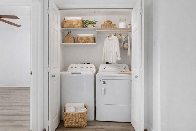 Photo - 211 Blushwood Pl