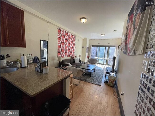 Photo - 1945 N 18th St