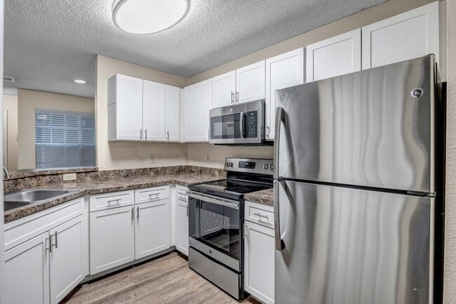 Building Photo - Links at Windsor Parke Rental