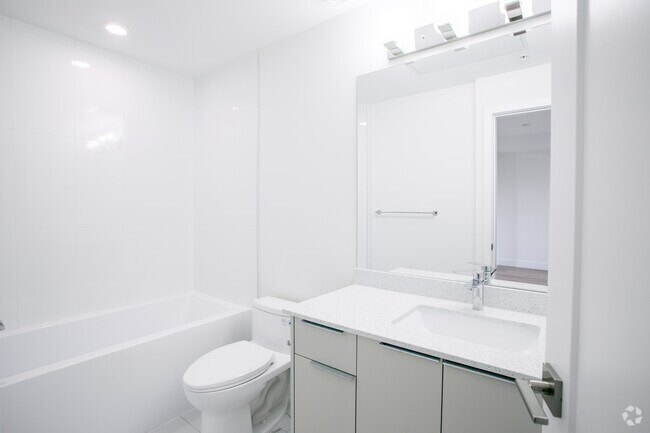 2BR, 1BR - 721SF - Bathroom