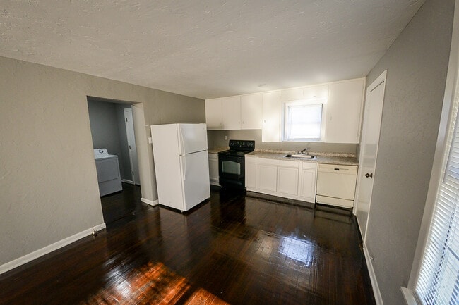 Photo - 416 N Austin Ave