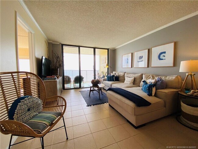 Building Photo - 7380 S Ocean Dr Unit 718A