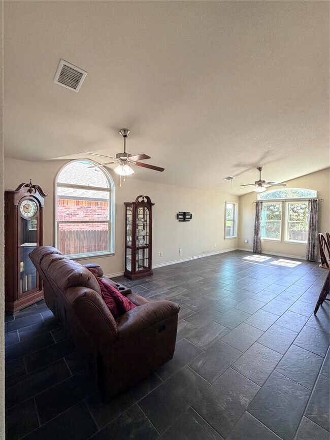 Photo - 1313 Fawn Lily Dr