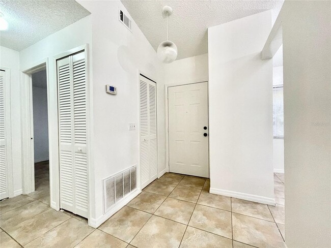 9816 River Crest Ct