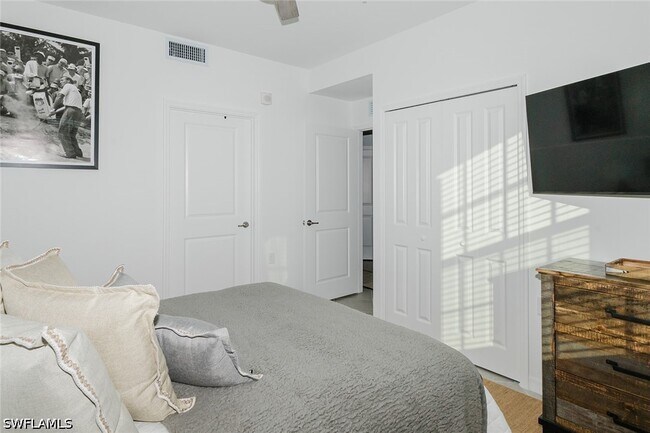 15375 Grn Acrs Ave Unit 2211