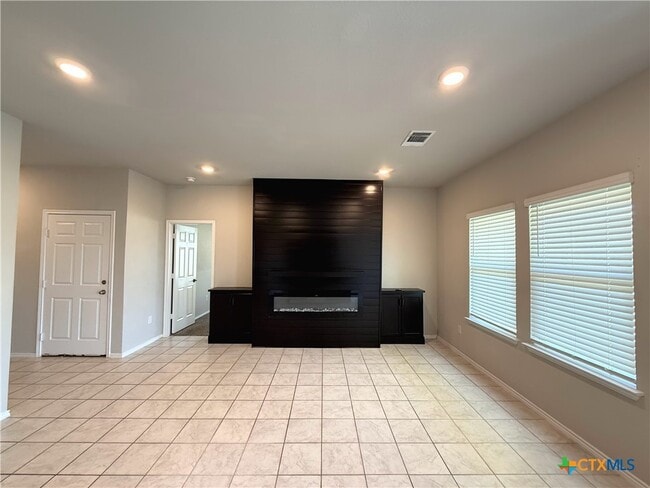 Photo - 4902 Vivien St