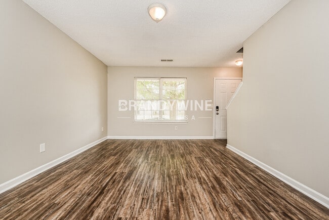 Photo - 283 Coral Cir