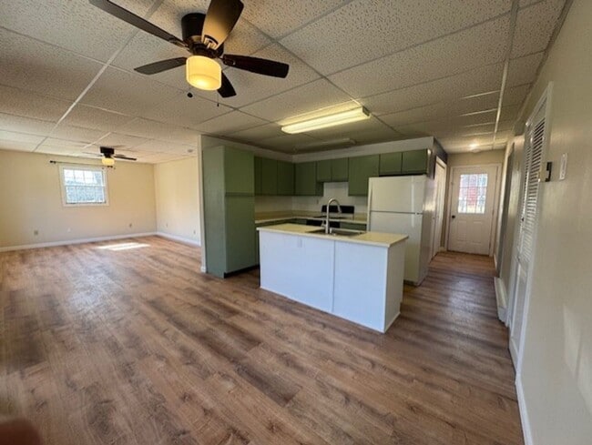 Photo - Private 1 Bedroom/ 1 Bath Apartment