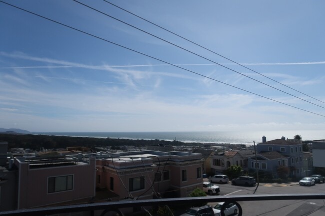 Building Photo - 5032 Anza St