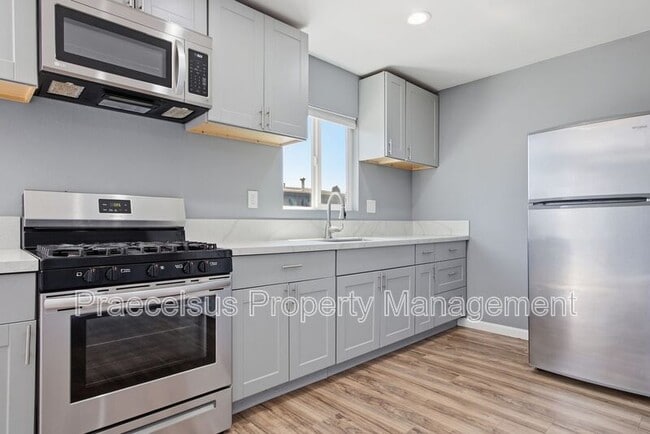 311 Date St