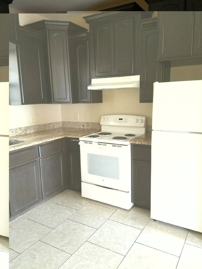 Building Photo - 7606 Rocio Dr Unit 8