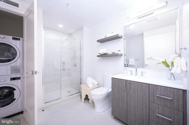 1211 Van St SE Unit 1010