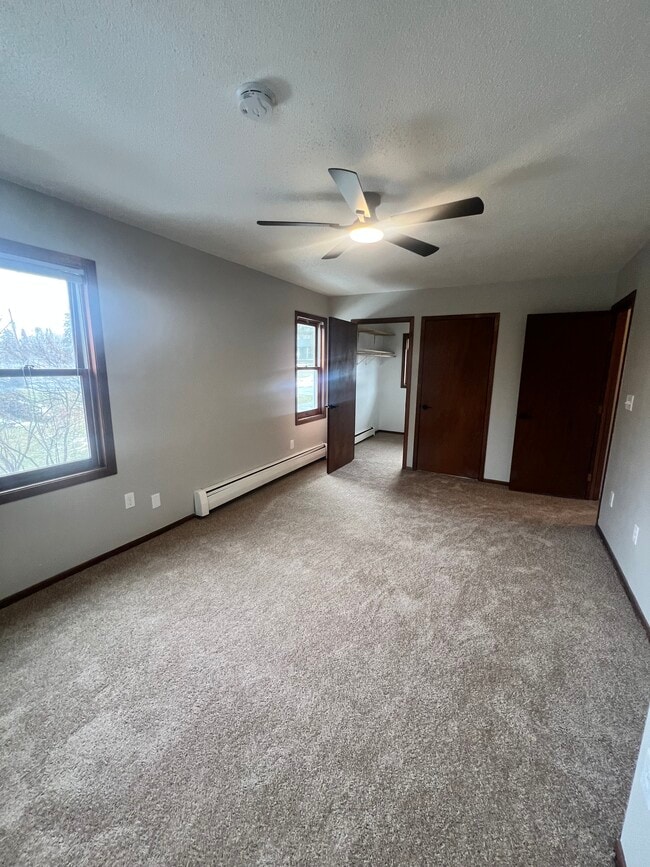 Photo - 987 County Road C2 W