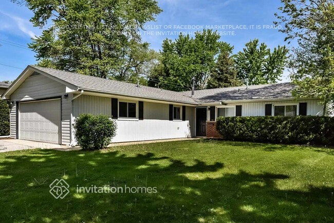Photo - 1571 Birch Ave