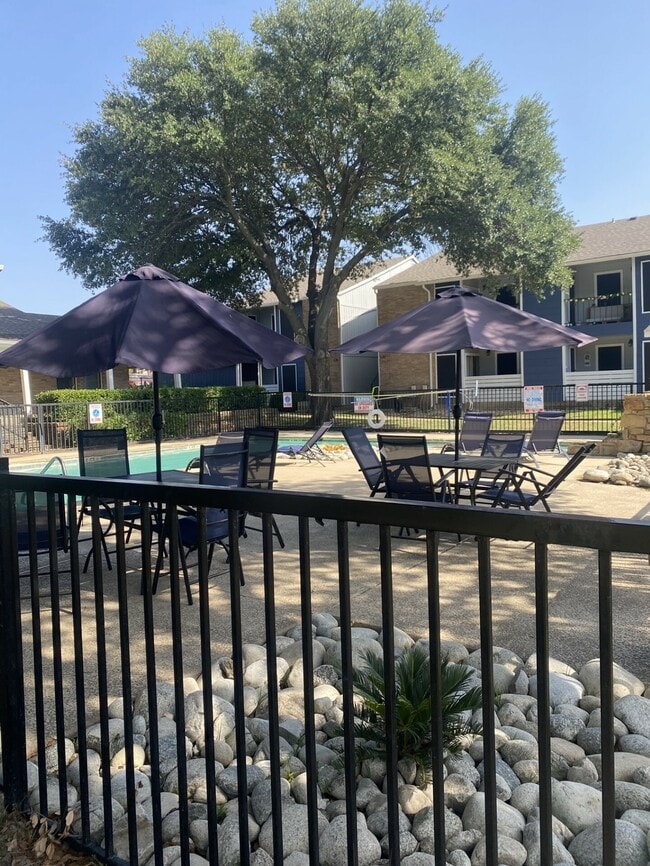 Pool - West Wind Apartments