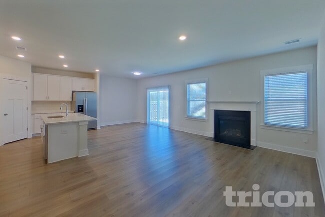 Photo - 308 Allenby Ln