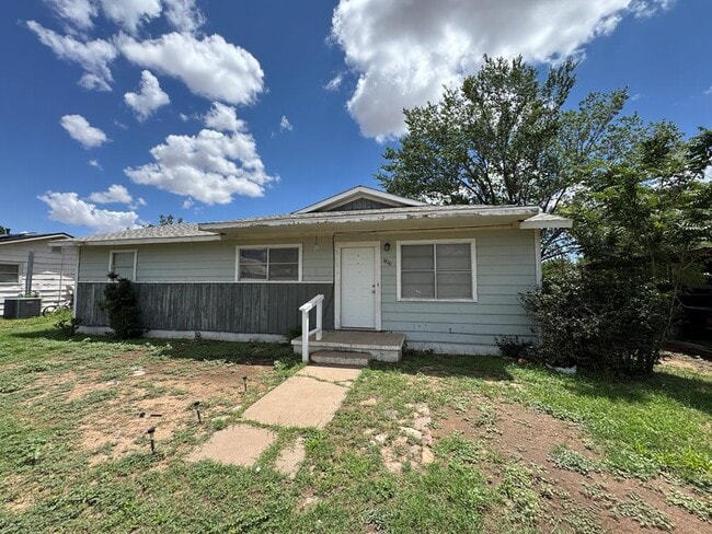Building Photo - 806 N 10th St Rental