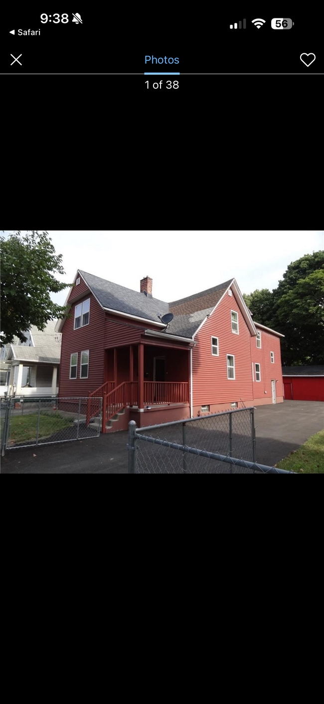 Building Photo - 298 Bernard St Unit Upper