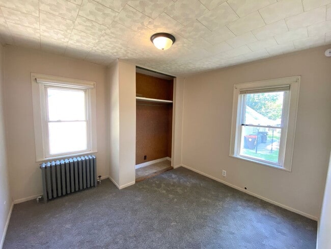 Photo - 2 Bedroom, 1 Bath Home  & Garage Available in Peoria IL!