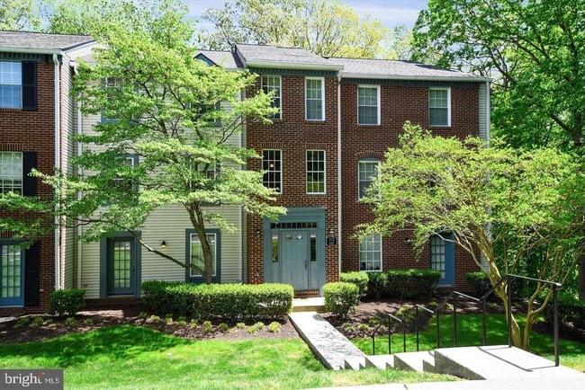 Building Photo - 678 Newbridge Ct Unit 4