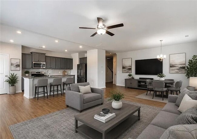 Photo - 118 Briarwood Dr E