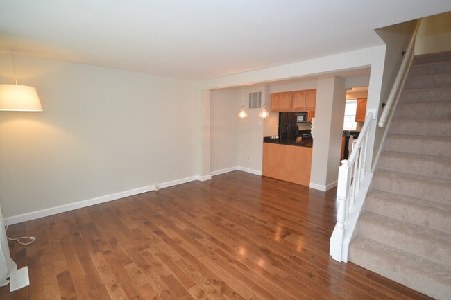 Photo - 1537 Woodcrest Dr