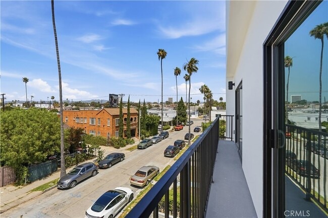 Photo - 1428 Cloverdale Ave