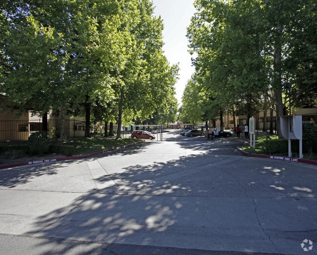 Photo - Highlands Apartments