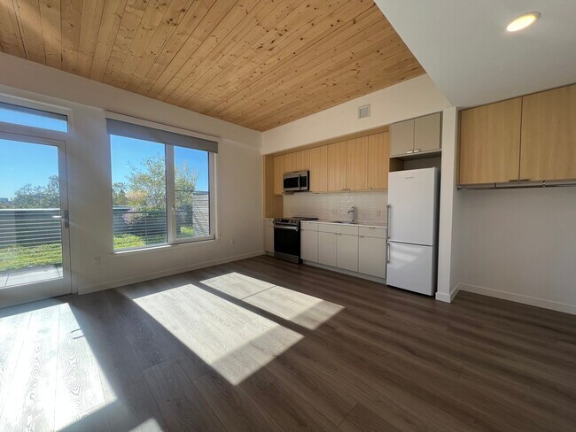 Photo - 154 Broadway Unit 408