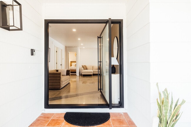 Photo - 4883 Hillside Dr Unidad ID1382140P