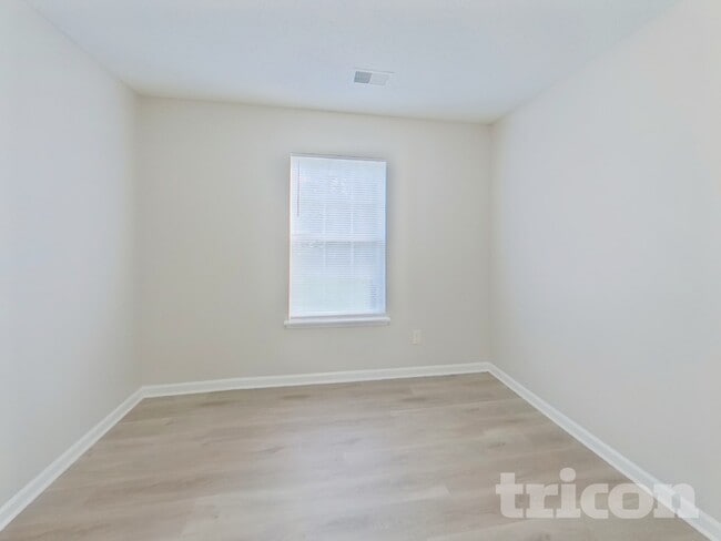 Photo - 221 Meyer Ln