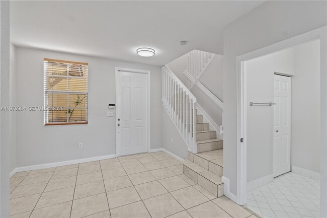 Photo - 1655 NE 33rd Rd Unit 102-4