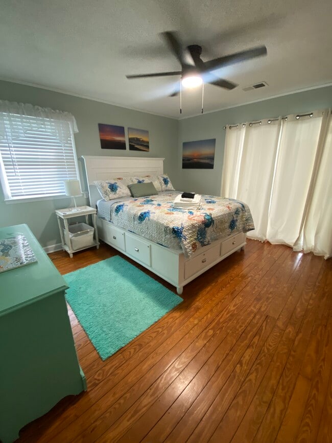 Photo - 1680 Hemingway Dr SW