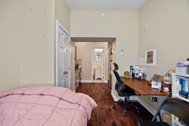 Photo - 4633 Walnut St Apartments Unit B