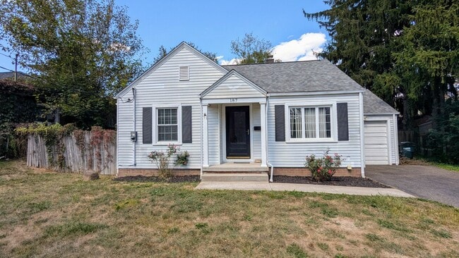 Building Photo - Newly Renovated Home in North Canton