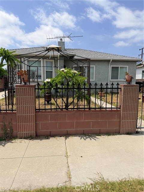 Building Photo - 2527 Senta Ave