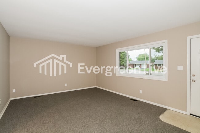 Photo - 307 W Martindale Rd