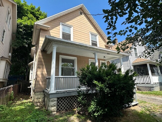 Photo - NICE 3 BEDROOMS WITH FULL BATH MOVE-IN READY!