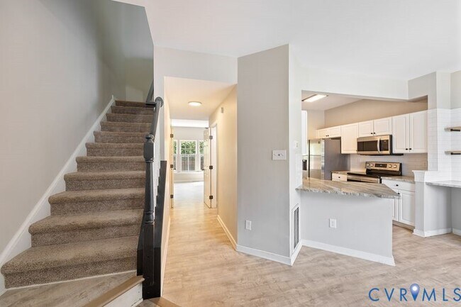 Photo - 2805 Queensland Dr