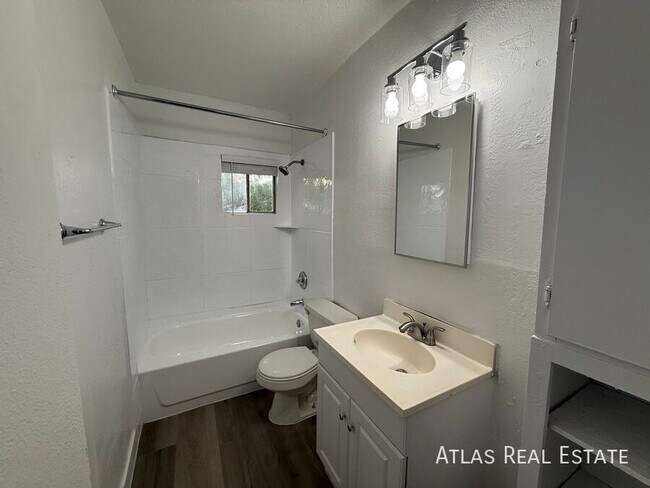 Photo - 1537 W Pierce St Unit 2