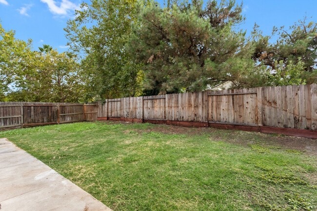 Building Photo - 5520 Muskingham Way