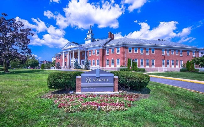 Photo - 650 Park Avenue