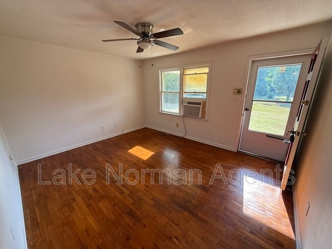 Photo - 2549 N Olivers Cross Rd