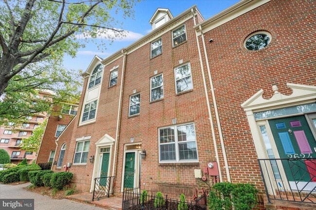 Photo - 2622 Clarendon Blvd